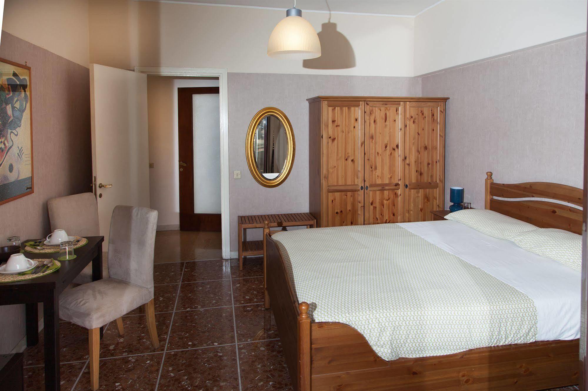 Santa Croce Couette-café 2*
